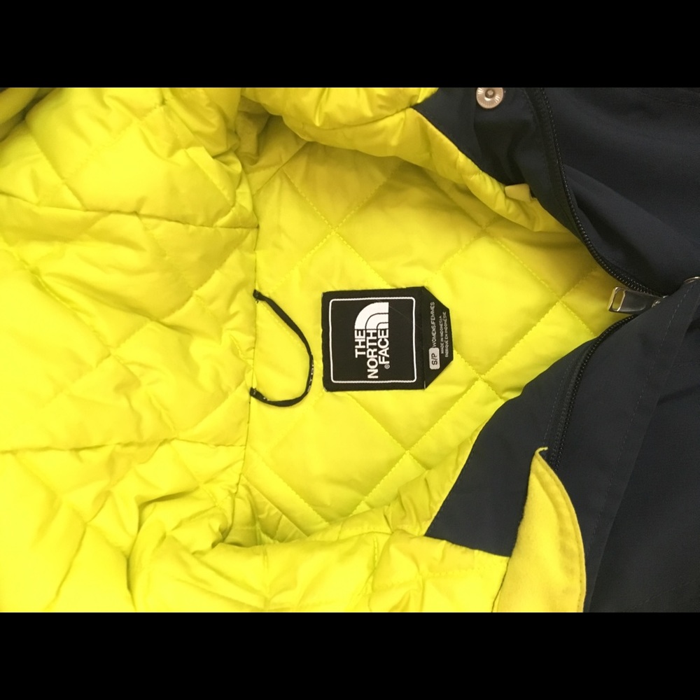 North Face Woman’s Parka Winter Jacket - Picture 3 of 3